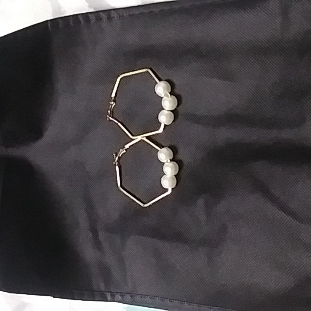 Earring - Picture 3 of 5